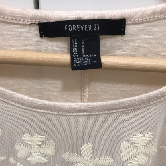 Forever 21 Textured Printed & Mesh Top - Picture 3 of 3